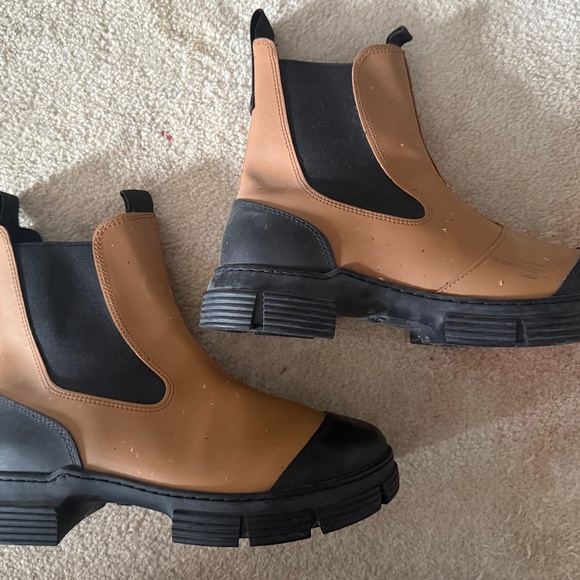 GANNI AW19 RECYCLED RUBBER CHELSEA BOOTS - Picture 4 of 5